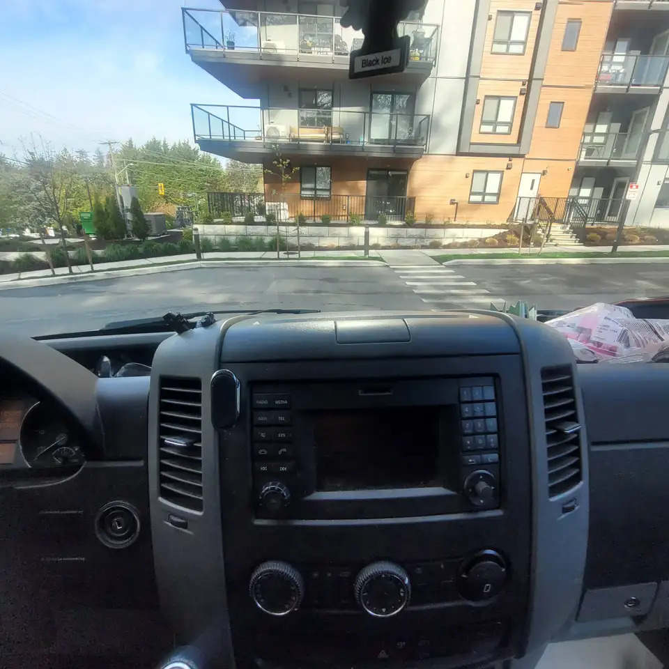 Mercedes-Benz Sprinter photo Mercedes-Benz Sprinter