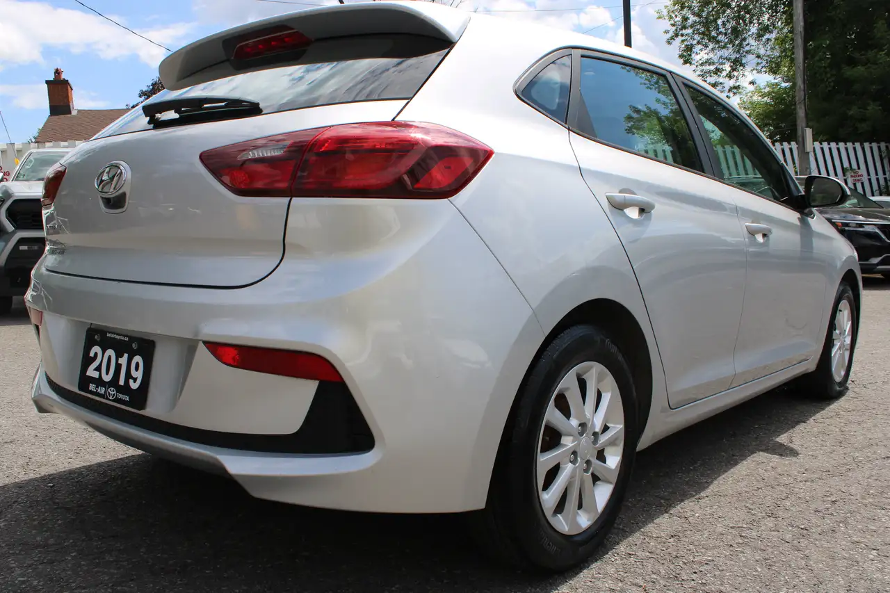 Hyundai ACCENT photo Hyundai ACCENT
