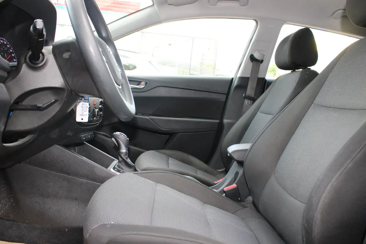 Hyundai ACCENT photo Hyundai ACCENT