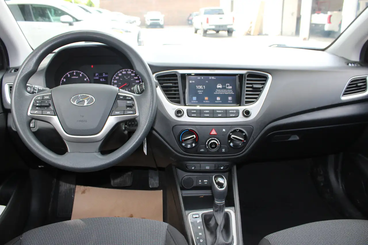 Hyundai ACCENT photo Hyundai ACCENT
