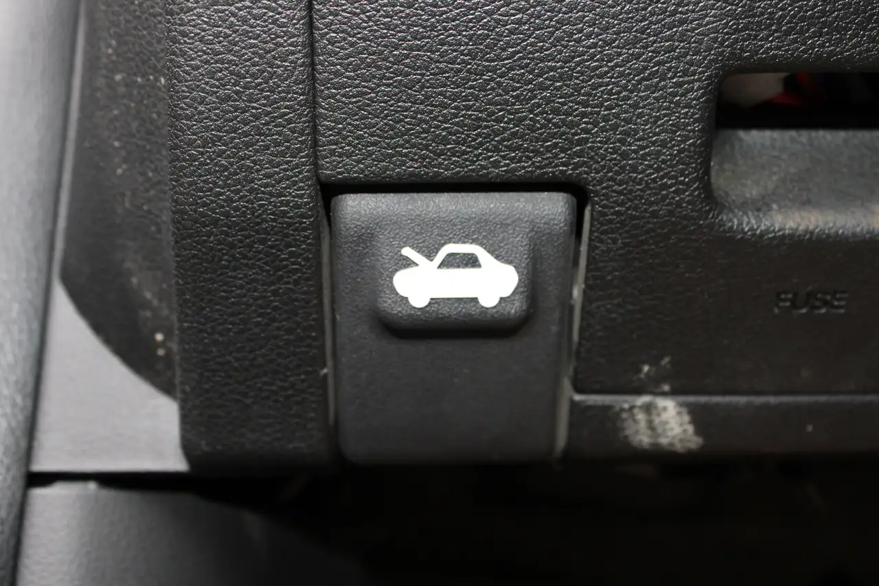 Hyundai ACCENT photo Hyundai ACCENT