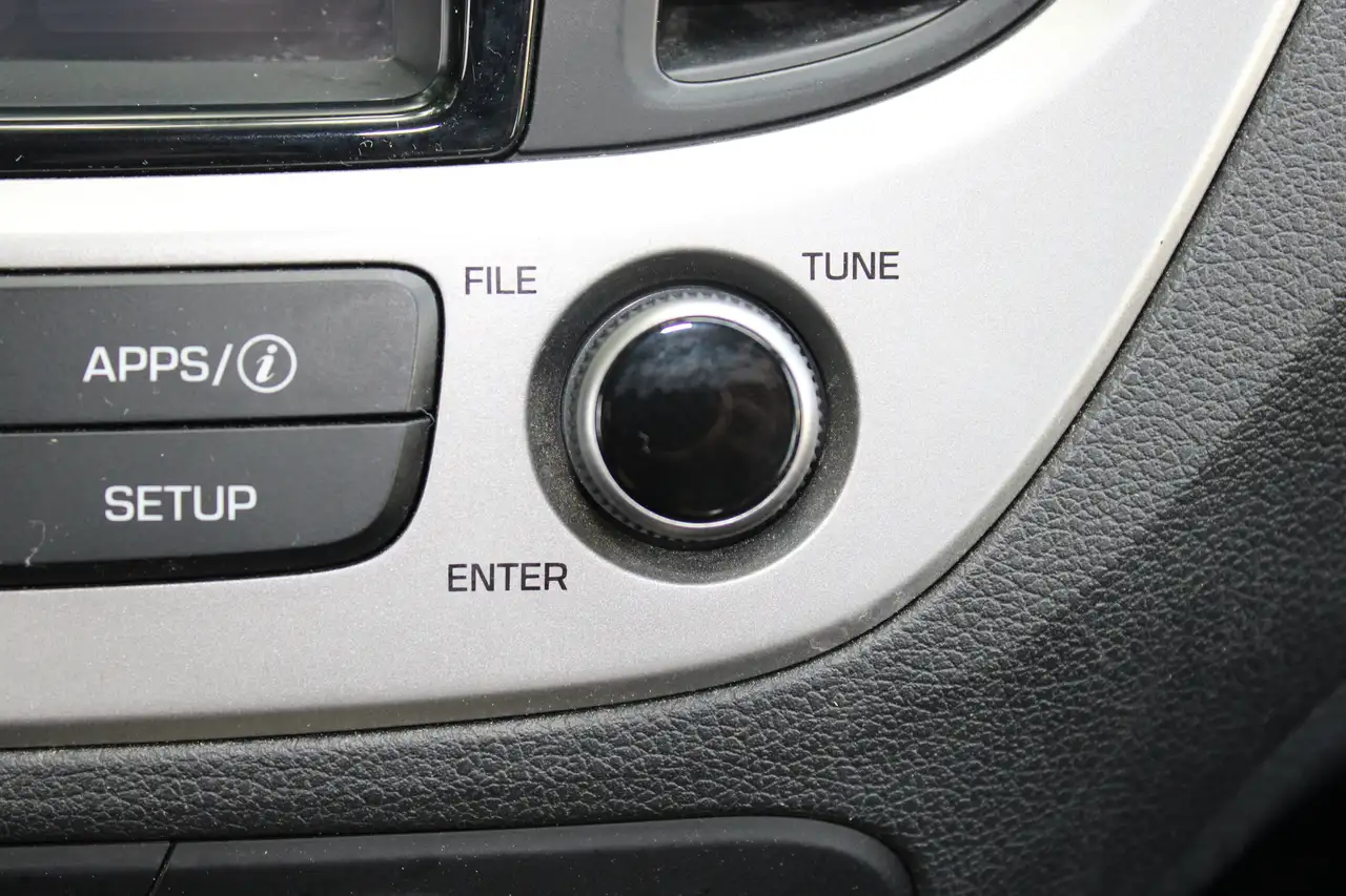 Hyundai ACCENT photo Hyundai ACCENT