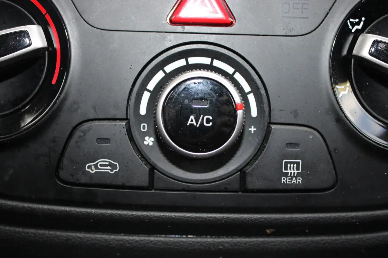 Hyundai ACCENT photo Hyundai ACCENT
