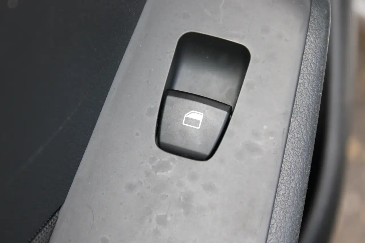 Hyundai ACCENT photo Hyundai ACCENT