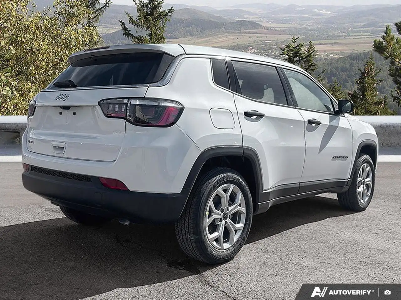 Jeep Compass photo Jeep Compass