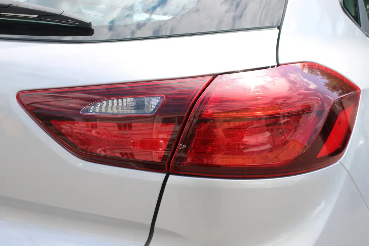 Hyundai ACCENT photo Hyundai ACCENT