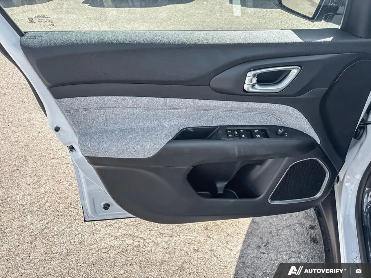 Jeep Compass photo Jeep Compass