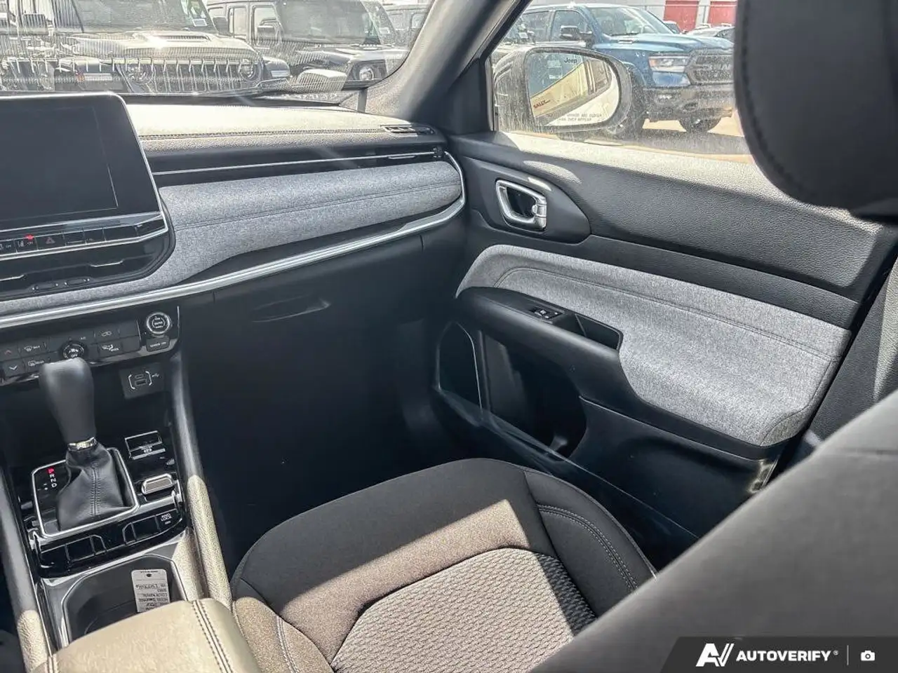 Jeep Compass photo Jeep Compass