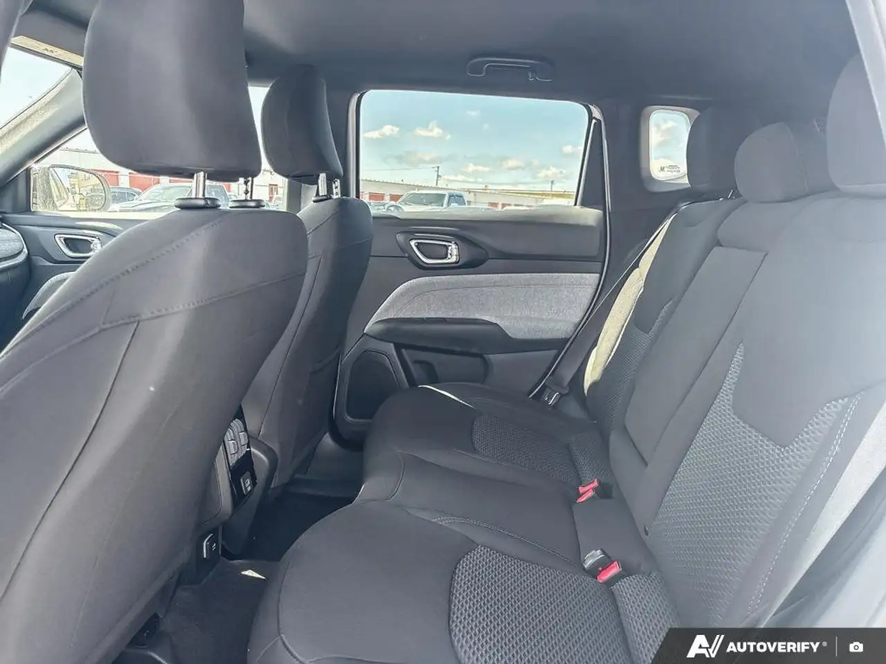 Jeep Compass photo Jeep Compass