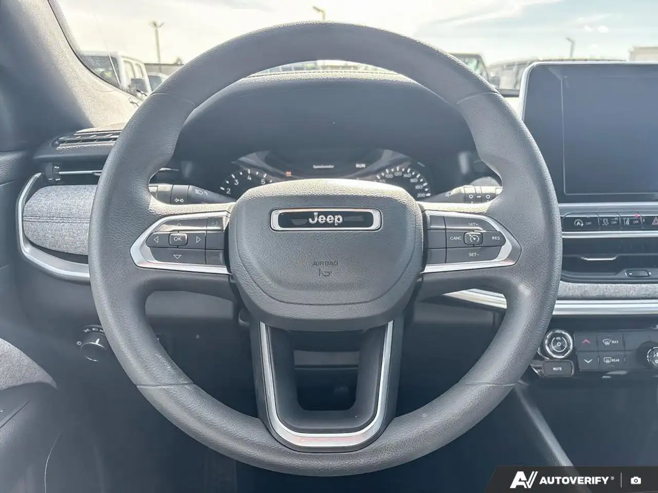 Jeep Compass photo Jeep Compass