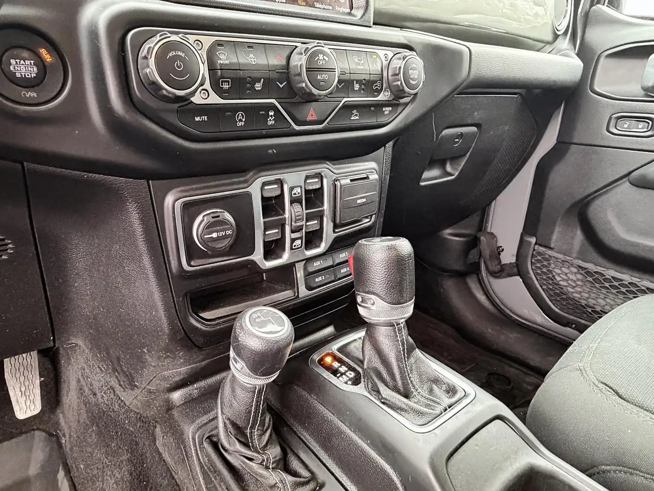 Jeep Wrangler photo Jeep Wrangler