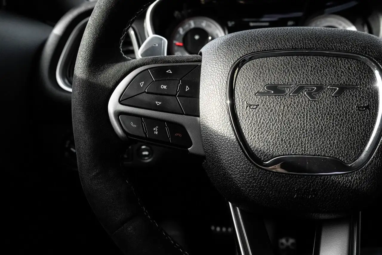 Dodge Challenger снимка Dodge Challenger