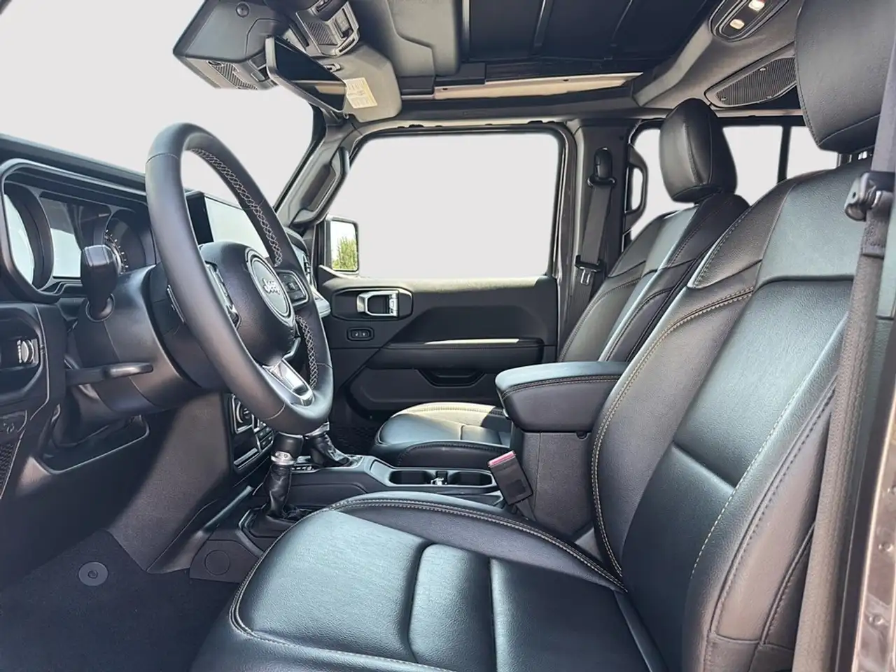 Jeep Wrangler снимка Jeep Wrangler