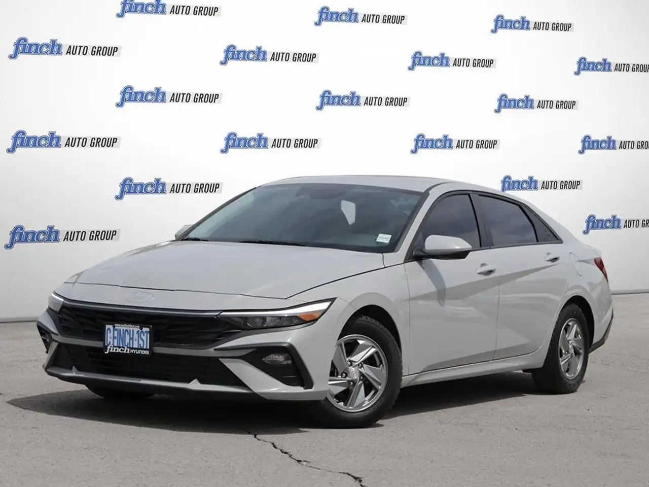 Hyundai ELANTRA photo Hyundai ELANTRA