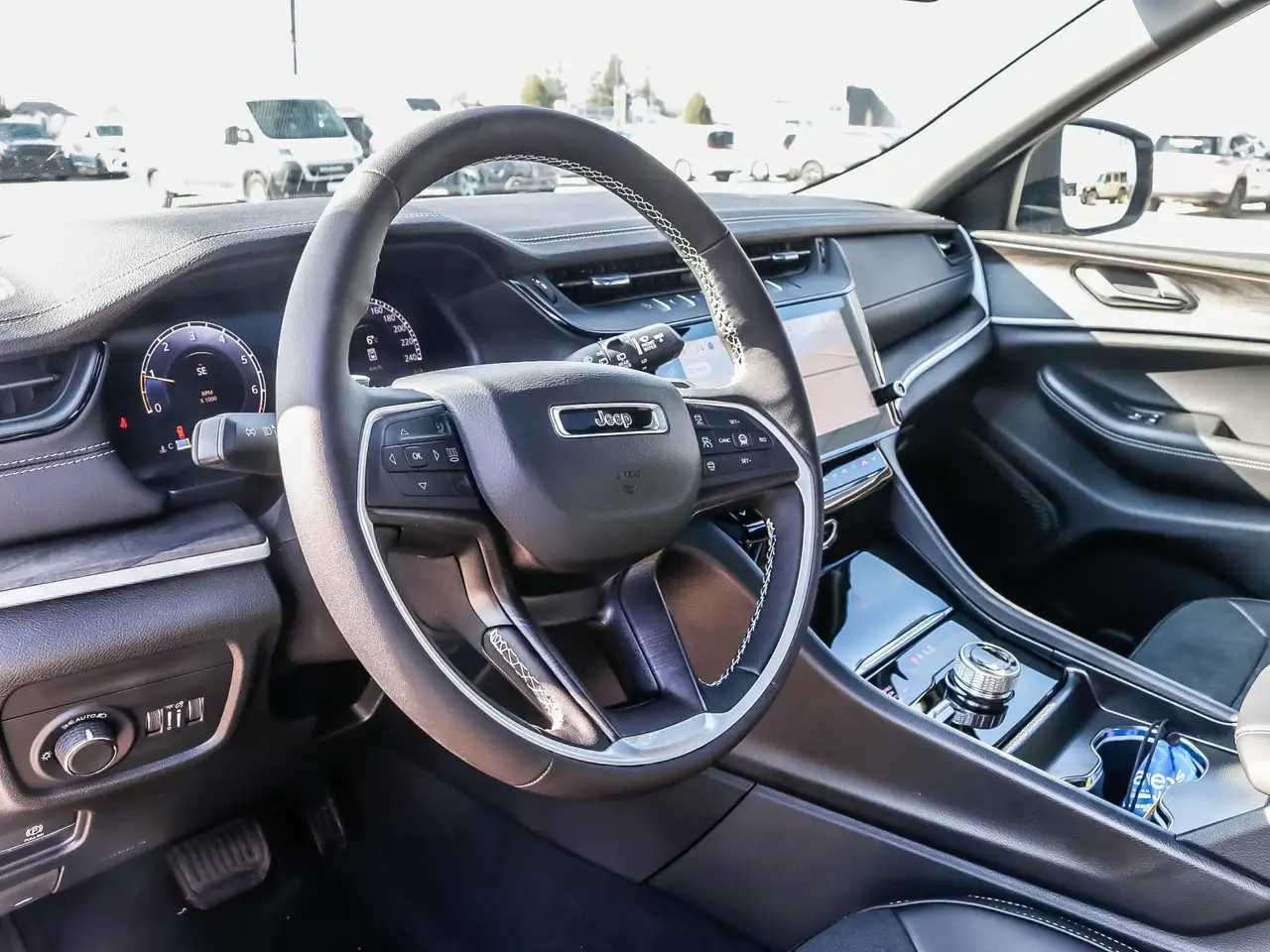 Jeep Grand Cherokee снимка Jeep Grand Cherokee