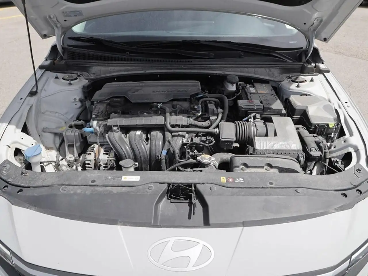 Hyundai ELANTRA photo Hyundai ELANTRA