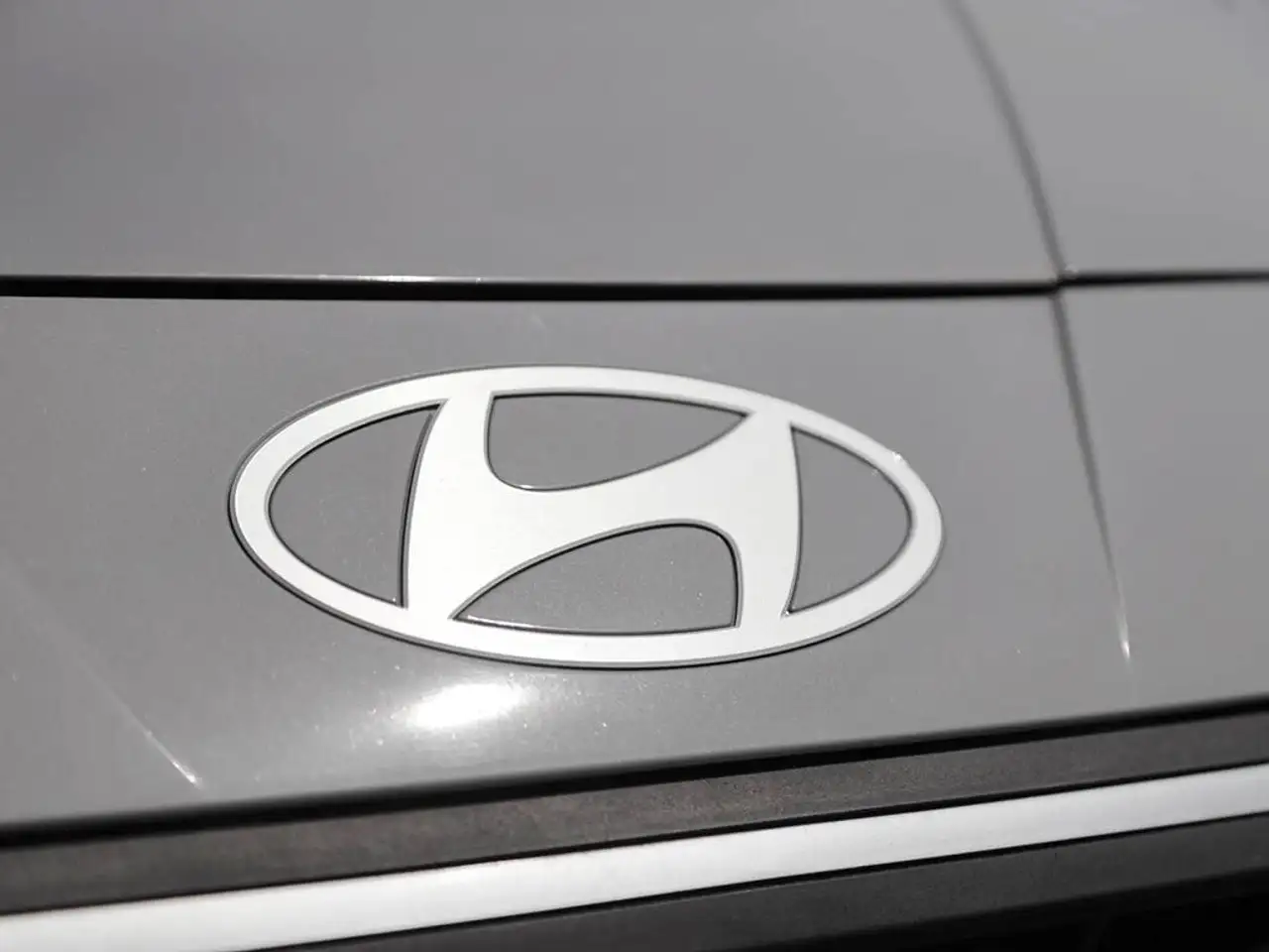 Hyundai ELANTRA photo Hyundai ELANTRA