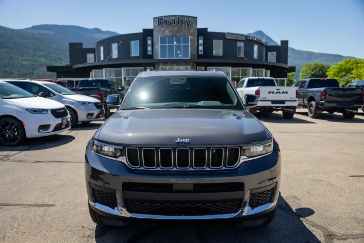 Jeep Grand Cherokee снимка Jeep Grand Cherokee