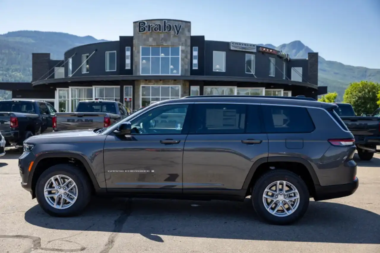 Jeep Grand Cherokee снимка Jeep Grand Cherokee