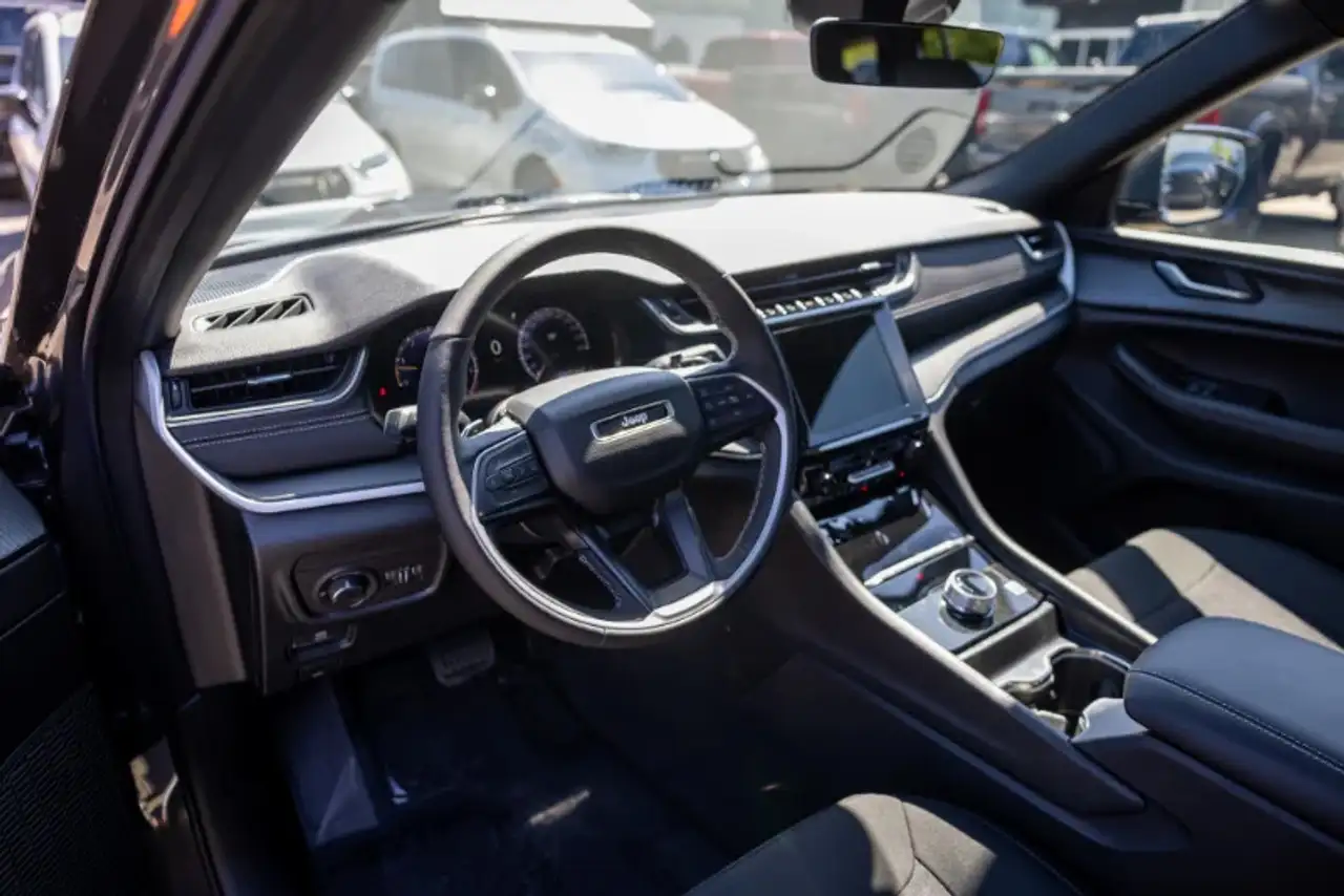 Jeep Grand Cherokee снимка Jeep Grand Cherokee