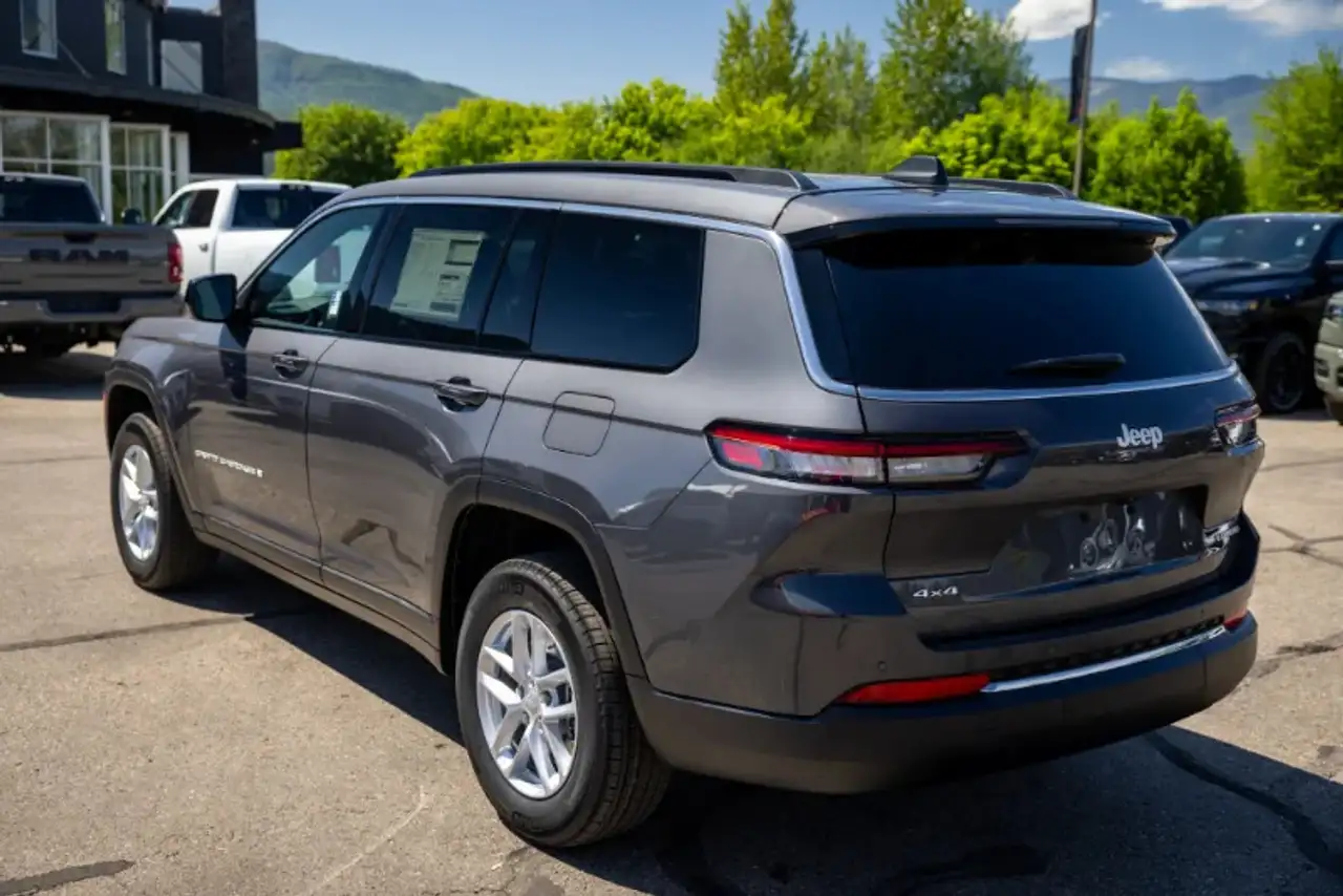 Jeep Grand Cherokee снимка Jeep Grand Cherokee