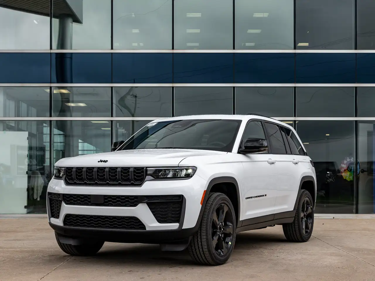 Jeep Grand Cherokee снимка Jeep Grand Cherokee