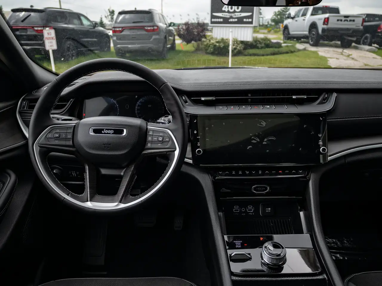 Jeep Grand Cherokee снимка Jeep Grand Cherokee