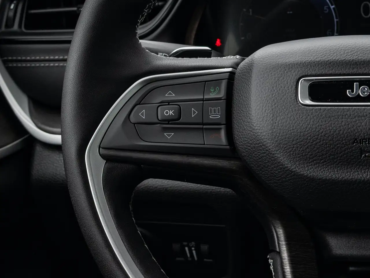 Jeep Grand Cherokee снимка Jeep Grand Cherokee