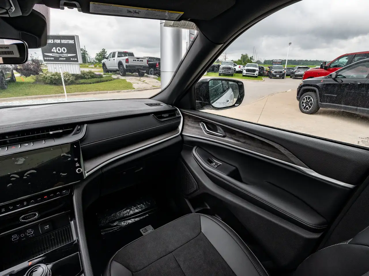 Jeep Grand Cherokee снимка Jeep Grand Cherokee