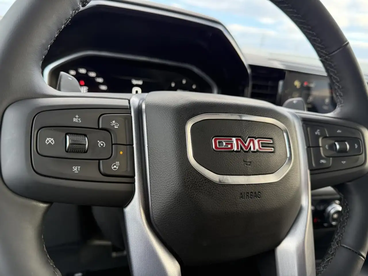 GMC Sierra 1500 снимка GMC Sierra 1500