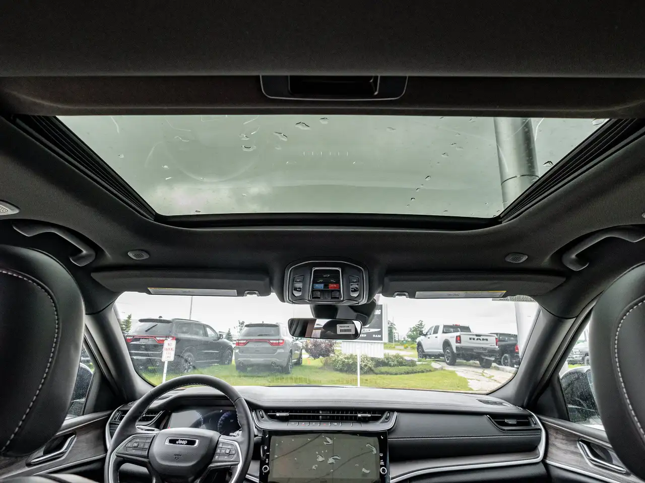 Jeep Grand Cherokee снимка Jeep Grand Cherokee