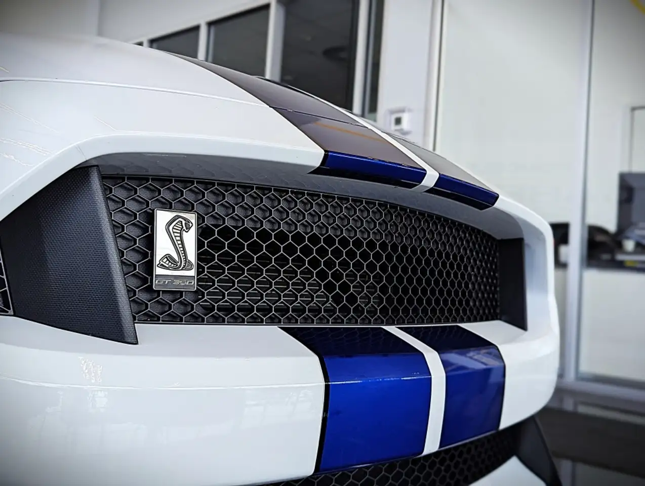 Ford Mustang photo Ford Mustang
