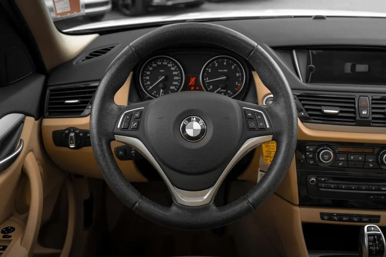 BMW X1 снимка BMW X1