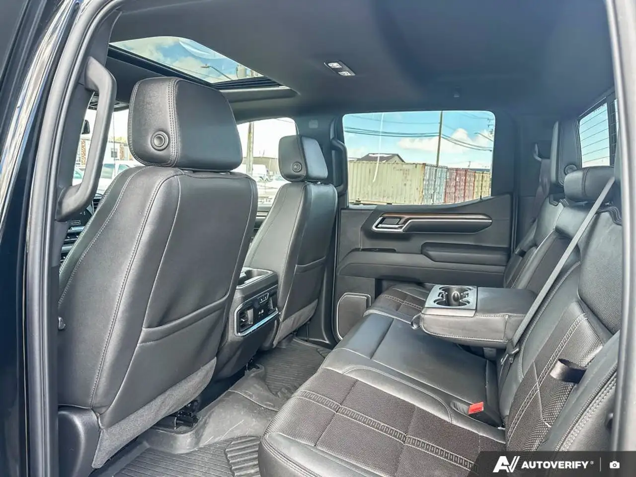 Chevrolet Silverado 1500 снимка Chevrolet Silverado 1500