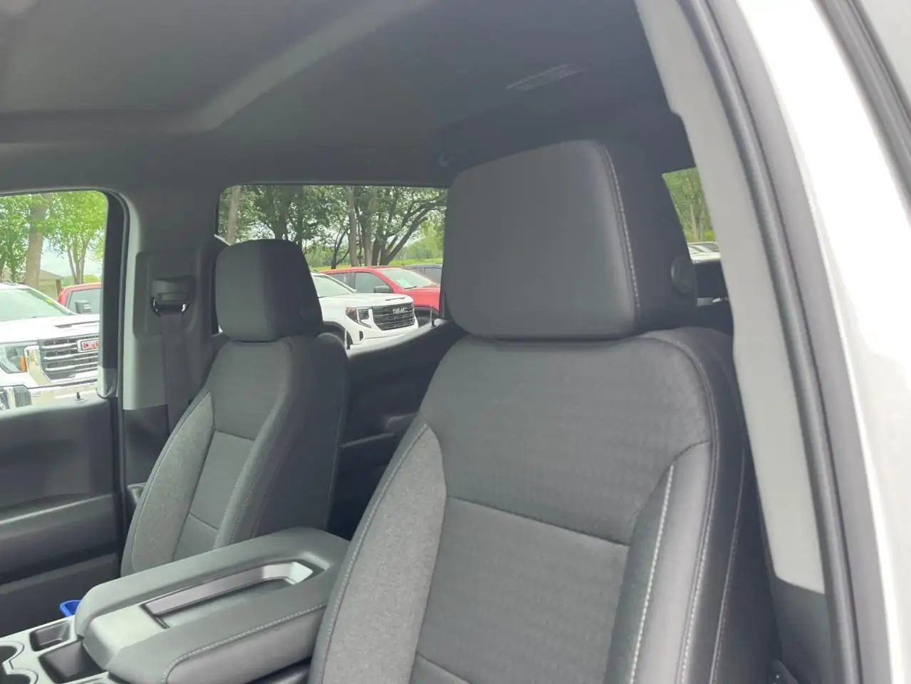 GMC Sierra 1500 снимка GMC Sierra 1500
