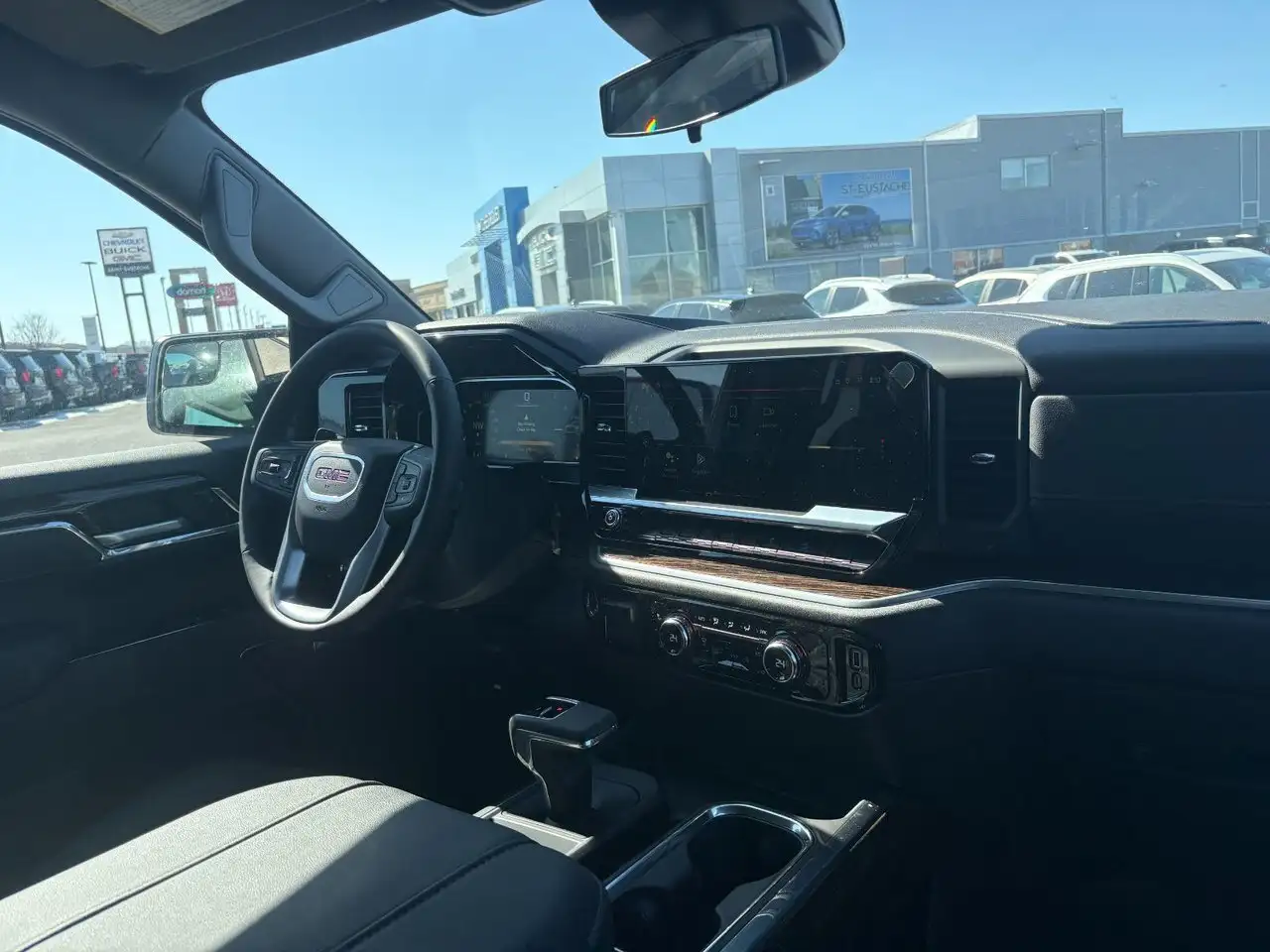 GMC Sierra 1500 снимка GMC Sierra 1500