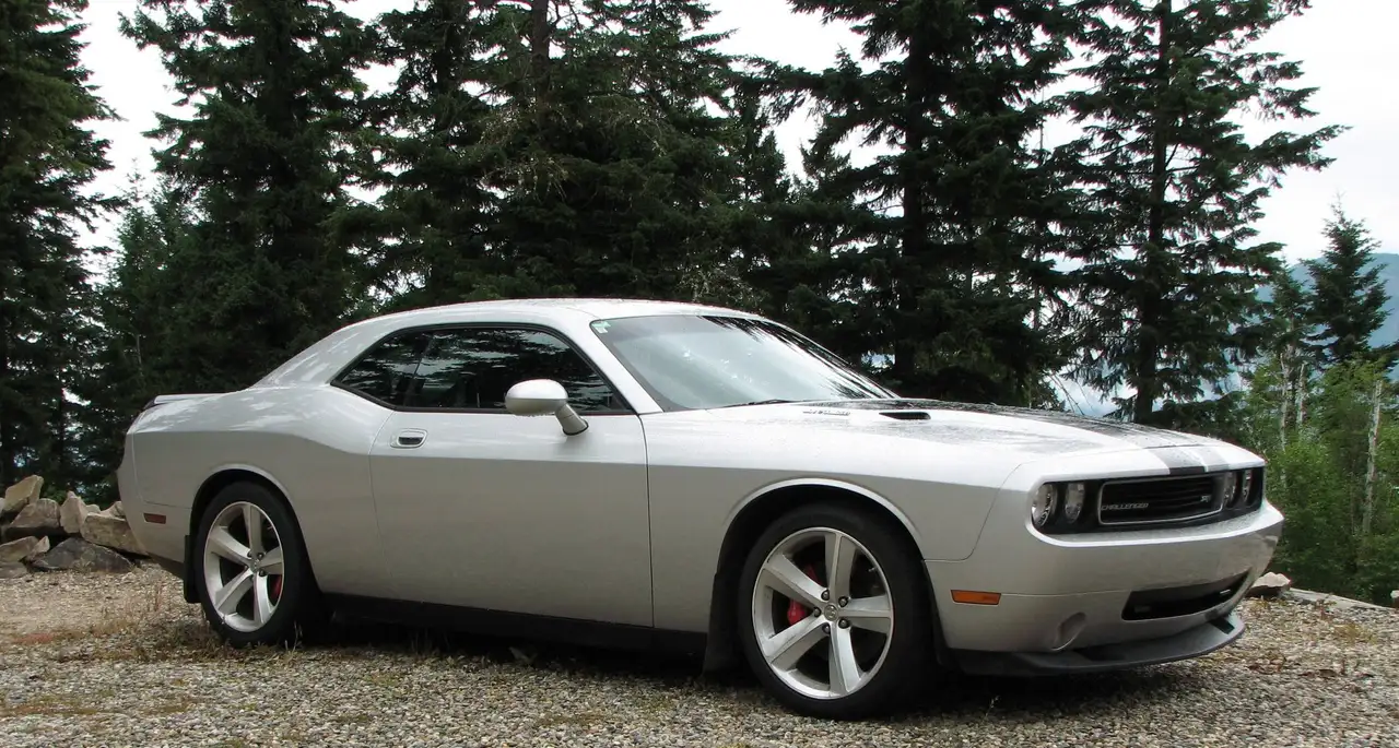 Dodge Challenger снимка Dodge Challenger