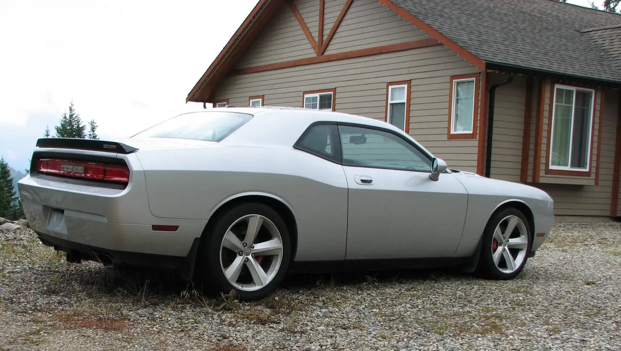 Dodge Challenger снимка Dodge Challenger
