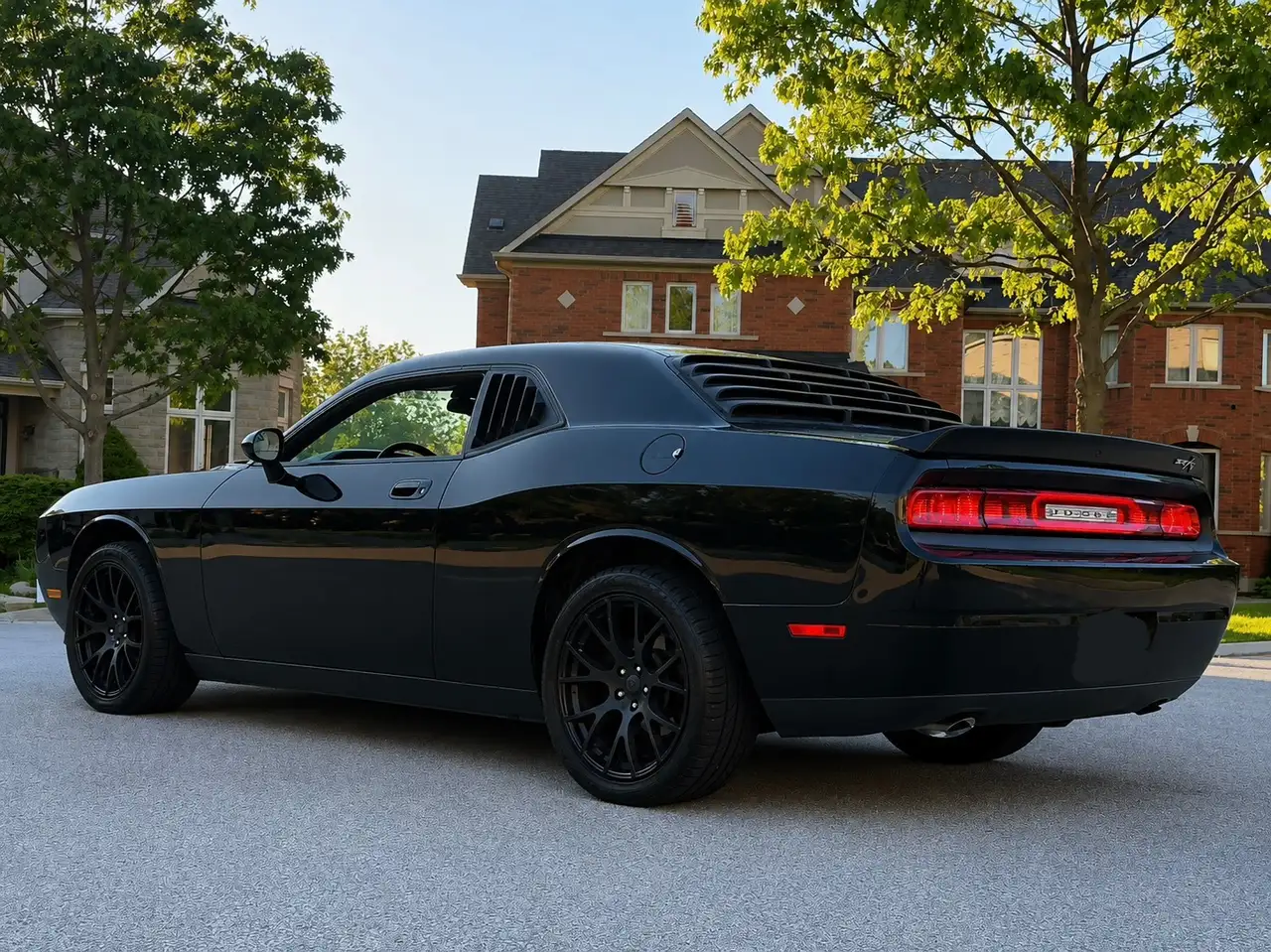 Dodge Challenger снимка Dodge Challenger