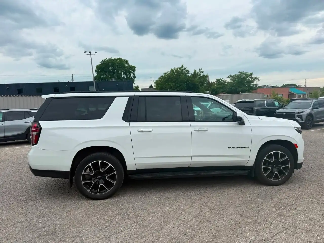 Chevrolet Suburban снимка Chevrolet Suburban