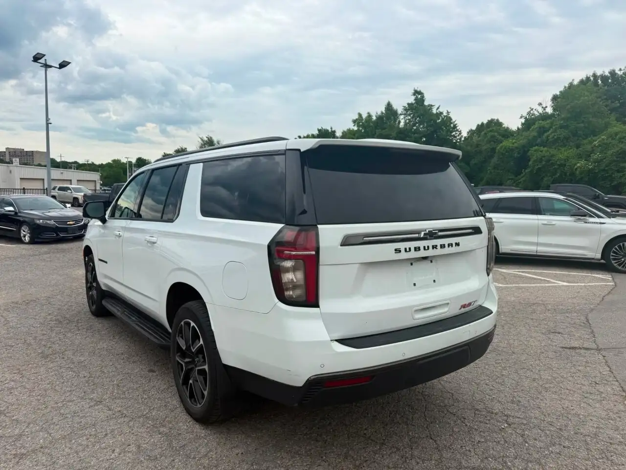 Chevrolet Suburban снимка Chevrolet Suburban