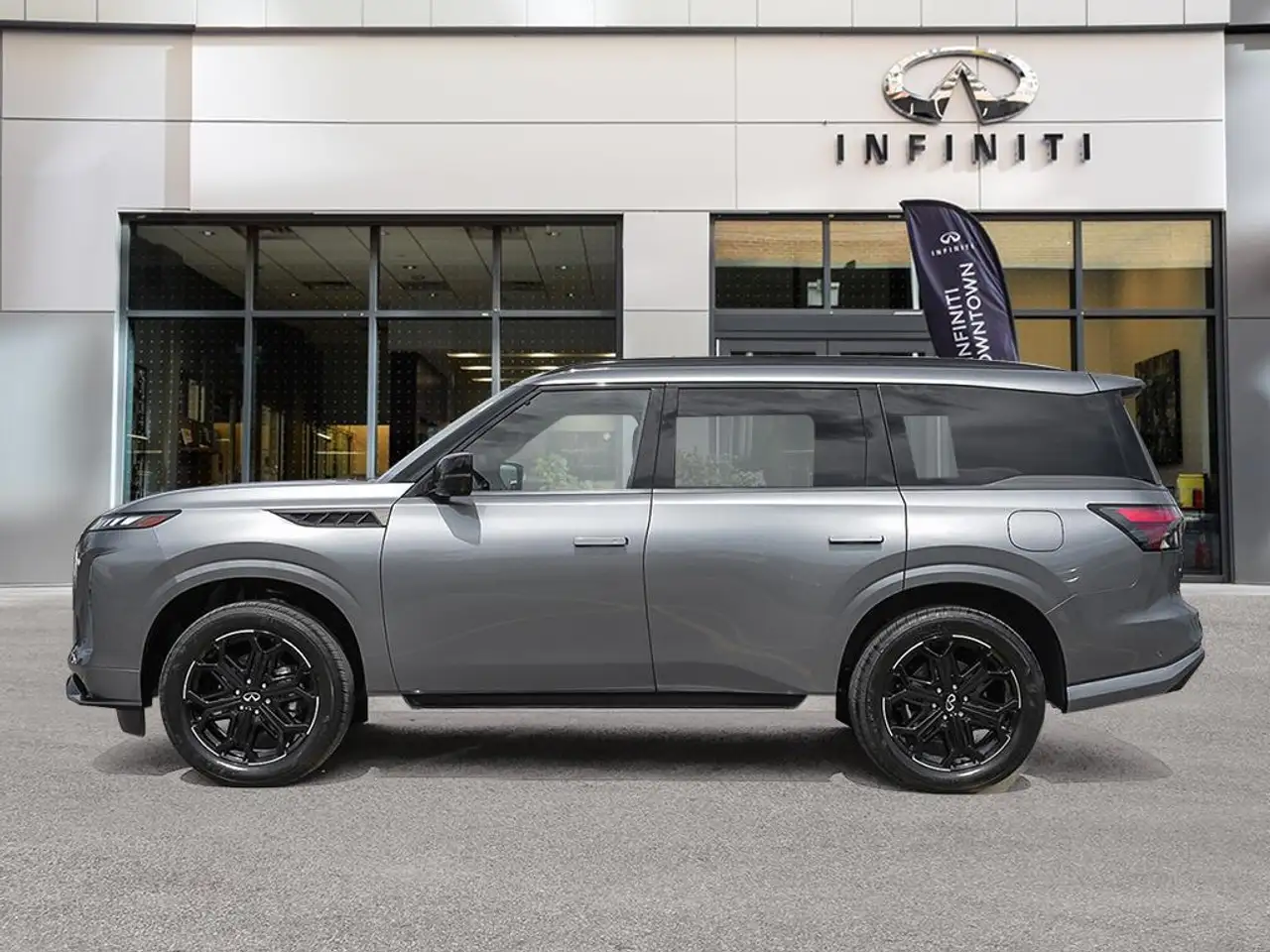 Infiniti QX80 снимка Infiniti QX80
