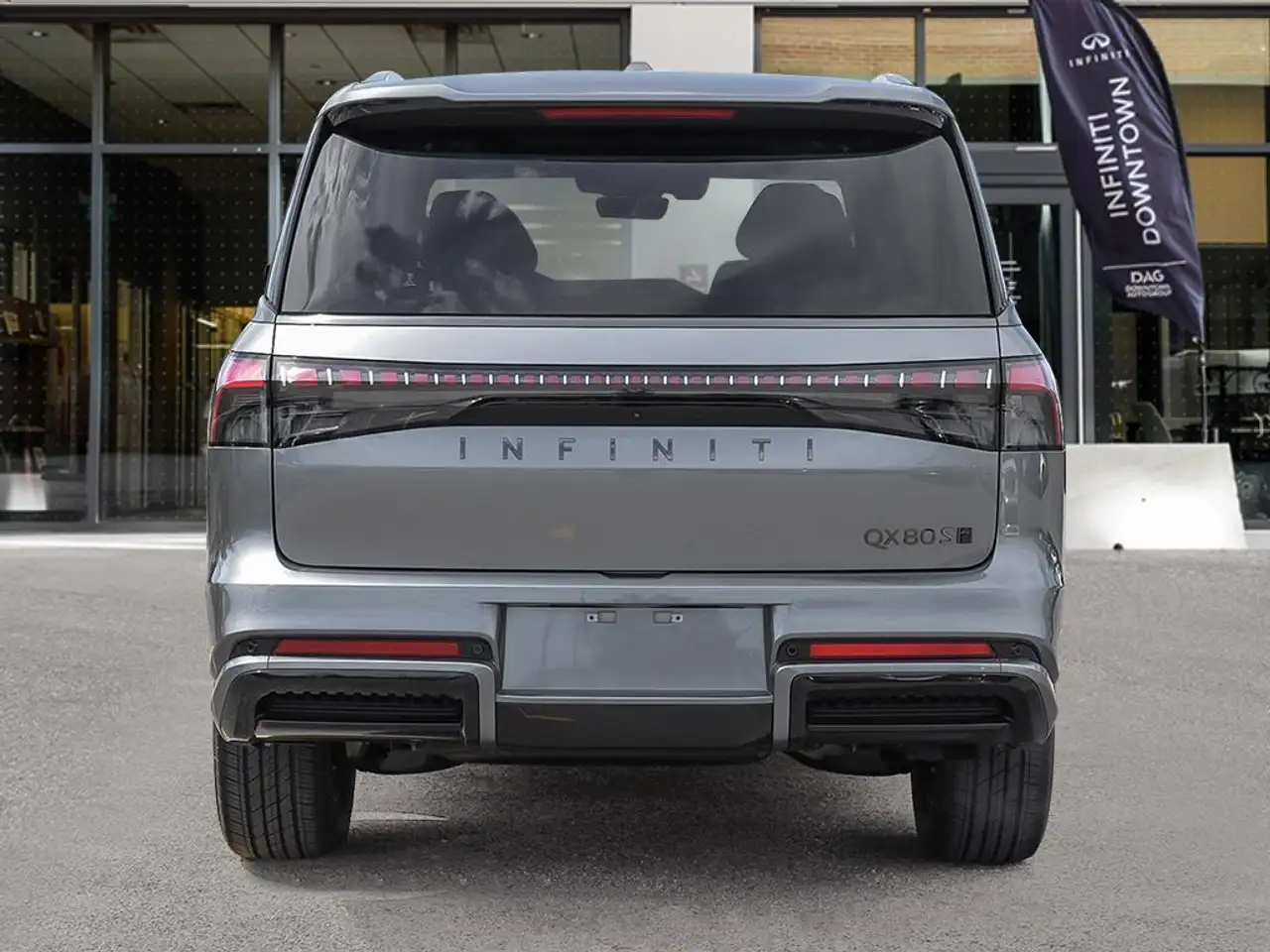 Infiniti QX80 снимка Infiniti QX80