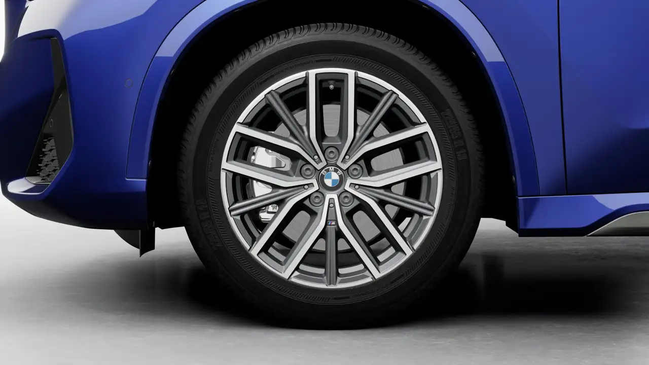 BMW X1 photo BMW X1