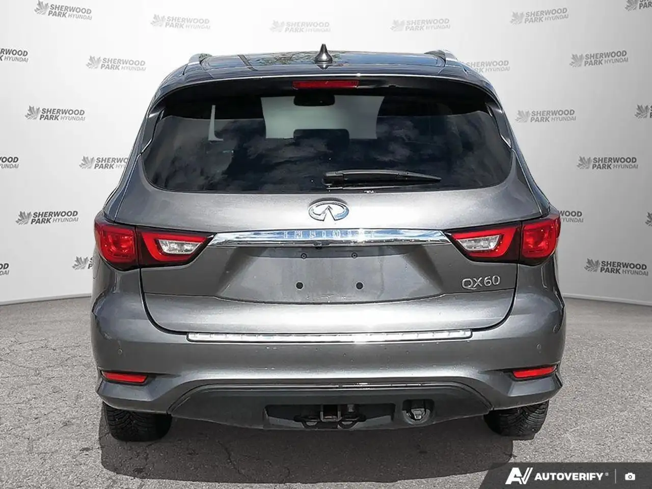 Infiniti QX60 снимка Infiniti QX60