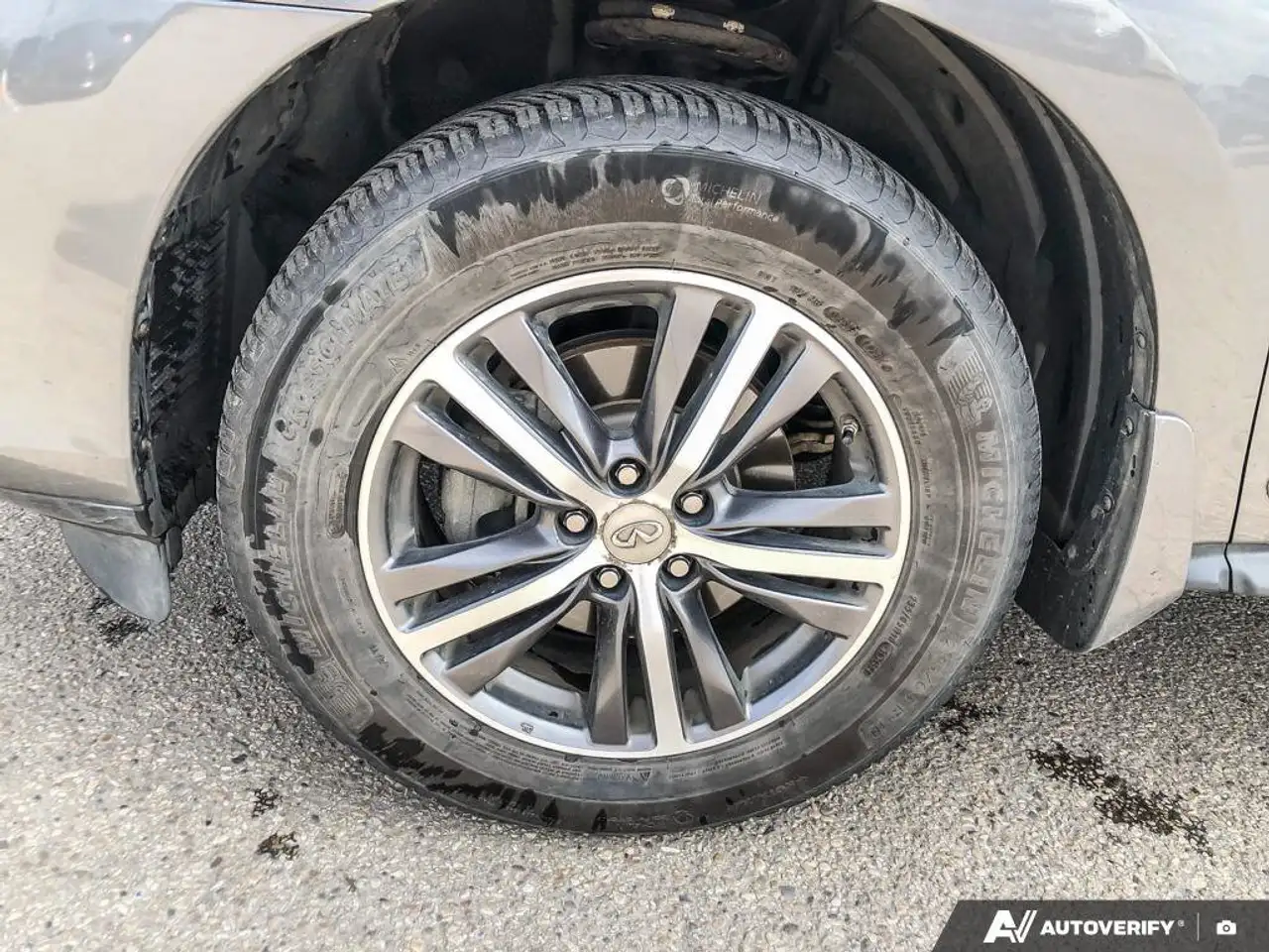 Infiniti QX60 снимка Infiniti QX60