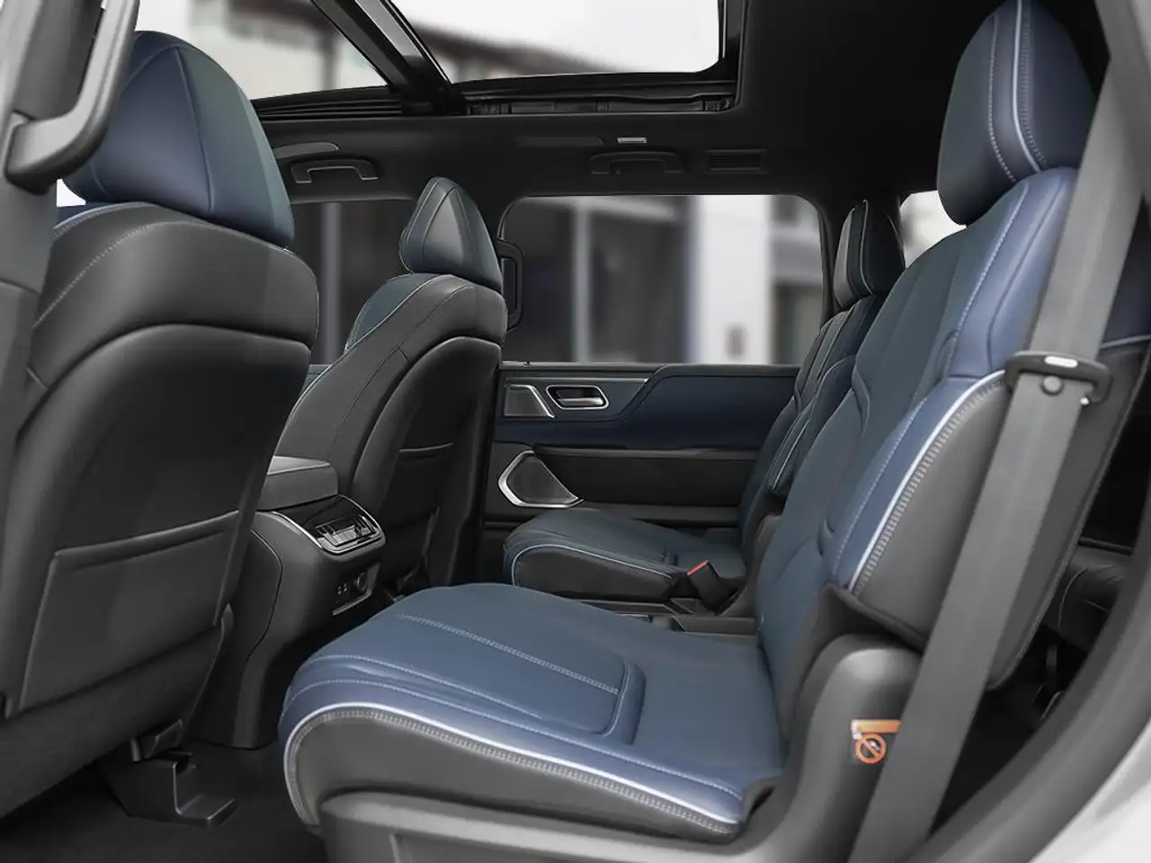 Infiniti QX80 снимка Infiniti QX80