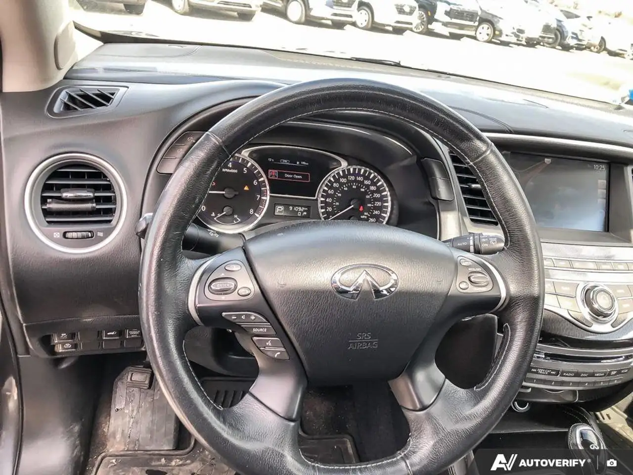 Infiniti QX60 снимка Infiniti QX60
