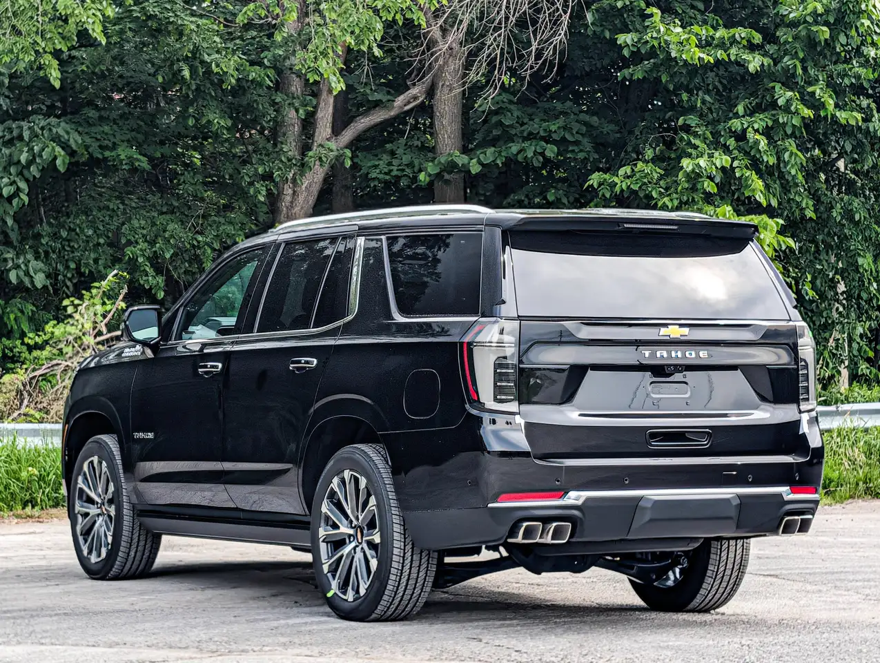 Chevrolet Tahoe photo Chevrolet Tahoe