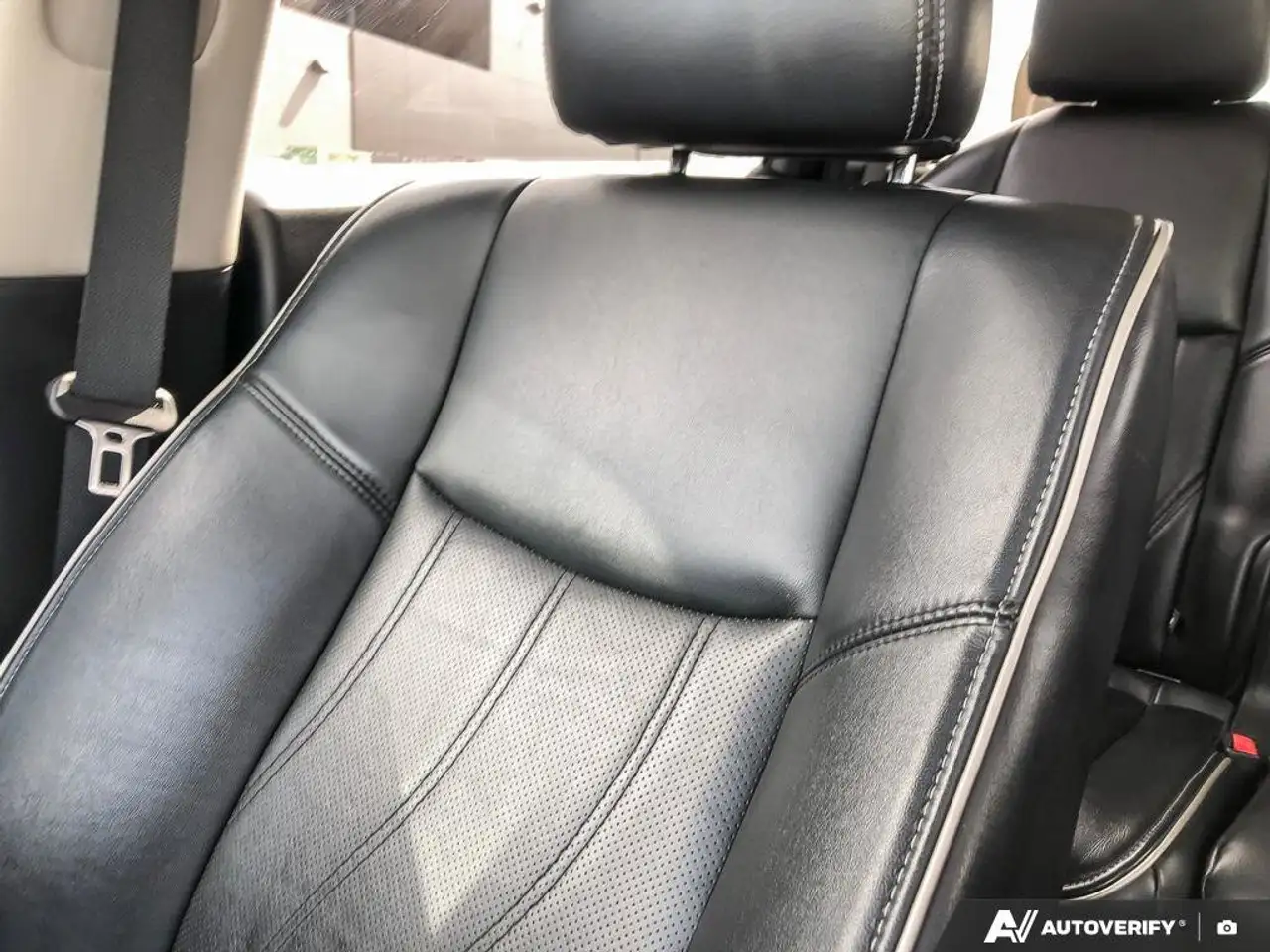 Infiniti QX60 снимка Infiniti QX60